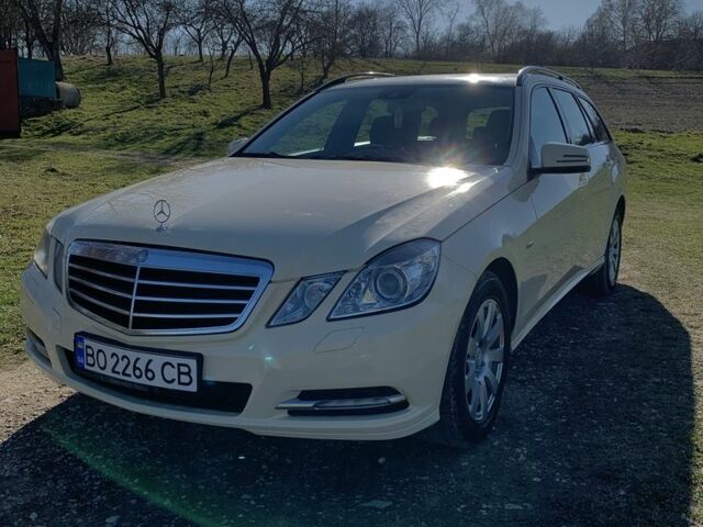 Жовтий Мерседес 200, об'ємом двигуна 2.1 л та пробігом 612 тис. км за 10500 $, фото 1 на Automoto.ua