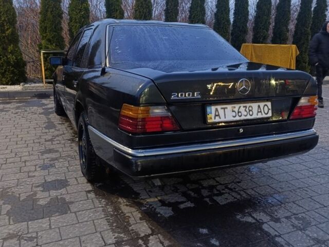 Серый Мерседес 200, объемом двигателя 2 л и пробегом 12 тыс. км за 1500 $, фото 1 на Automoto.ua