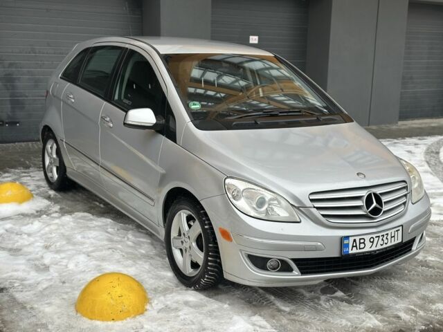 Сірий Мерседес 200, об'ємом двигуна 2 л та пробігом 198 тис. км за 5999 $, фото 1 на Automoto.ua