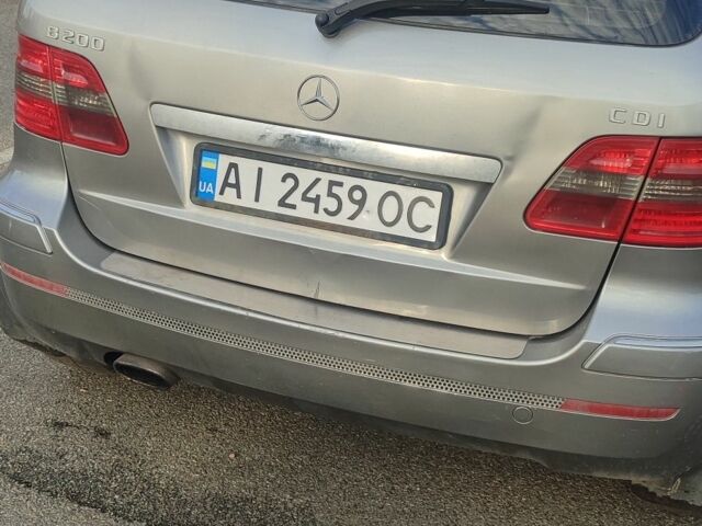 Сірий Мерседес 200, об'ємом двигуна 2 л та пробігом 323 тис. км за 4500 $, фото 1 на Automoto.ua