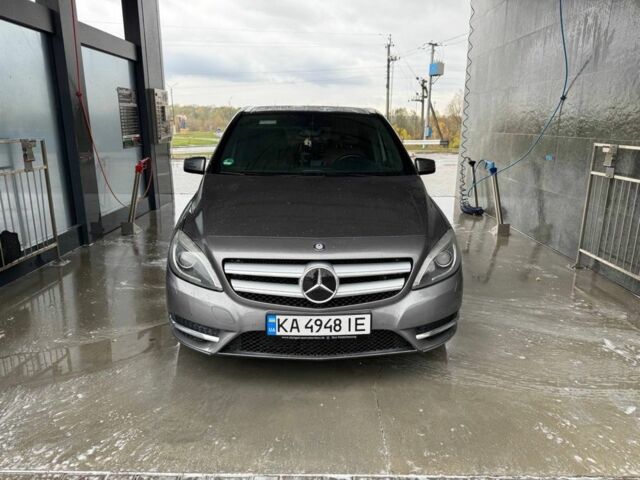 Мерседес 200 2012 в Володарке на Automoto.ua Серый Мерседес 200, объемом двигателя 1.8 л и пробегом 298 тыс. км за 14700 $, фото 1 на Automoto.ua