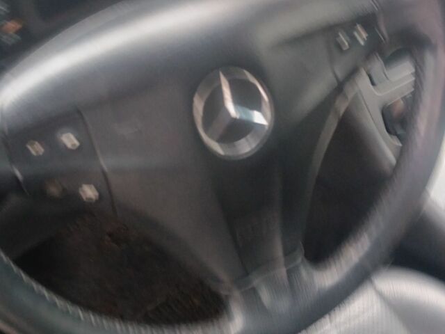 Сірий Мерседес 200, об'ємом двигуна 2 л та пробігом 261 тис. км за 4200 $, фото 1 на Automoto.ua