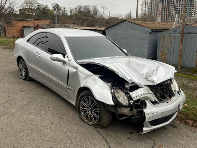 Серый Мерседес 200, объемом двигателя 0 л и пробегом 233 тыс. км за 4500 $, фото 1 на Automoto.ua