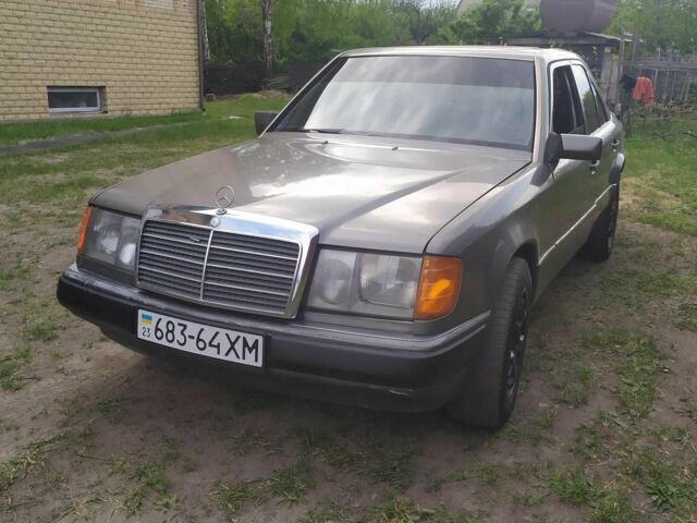 Серый Мерседес 200, объемом двигателя 2 л и пробегом 670 тыс. км за 1435 $, фото 1 на Automoto.ua