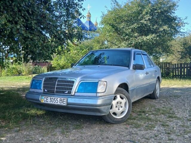 Серый Мерседес 200, объемом двигателя 2 л и пробегом 300 тыс. км за 2000 $, фото 1 на Automoto.ua