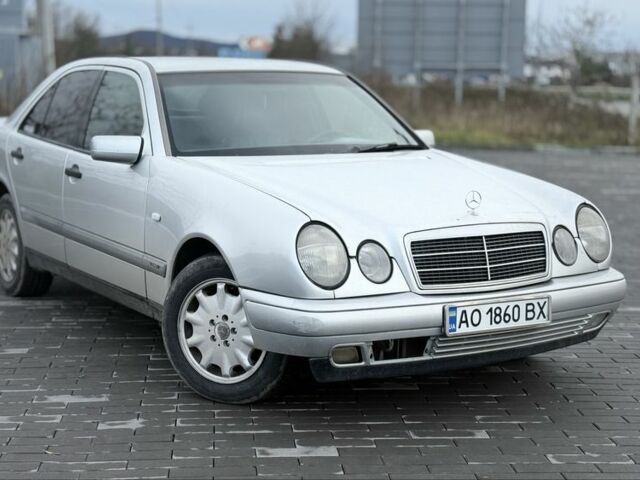 Сірий Мерседес 200, об'ємом двигуна 2.2 л та пробігом 350 тис. км за 3250 $, фото 1 на Automoto.ua
