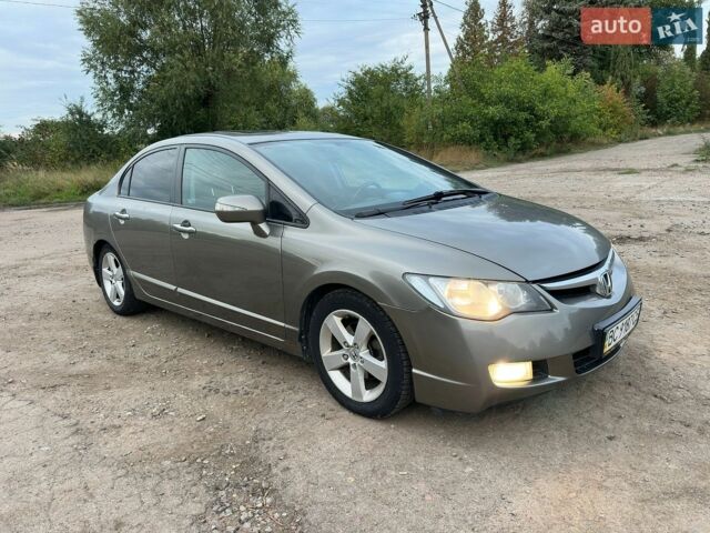 Серый Мерседес 200, объемом двигателя 1.8 л и пробегом 318 тыс. км за 1404 $, фото 1 на Automoto.ua