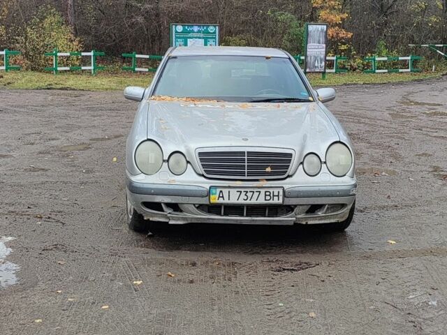 Сірий Мерседес 200, об'ємом двигуна 0 л та пробігом 500 тис. км за 1400 $, фото 1 на Automoto.ua