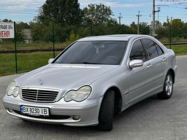 Сірий Мерседес 200, об'ємом двигуна 2 л та пробігом 223 тис. км за 4150 $, фото 1 на Automoto.ua