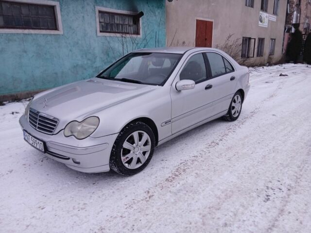 Сірий Мерседес 200, об'ємом двигуна 0 л та пробігом 199 тис. км за 2100 $, фото 1 на Automoto.ua