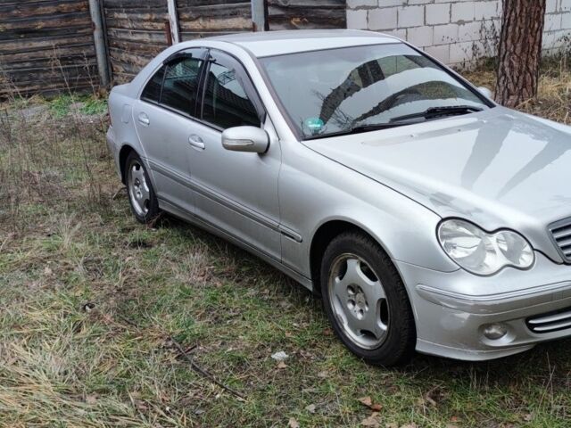 Сірий Мерседес 200, об'ємом двигуна 1.8 л та пробігом 203 тис. км за 7199 $, фото 1 на Automoto.ua