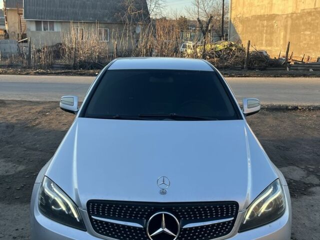 Серый Мерседес 200, объемом двигателя 2.1 л и пробегом 336 тыс. км за 7900 $, фото 1 на Automoto.ua