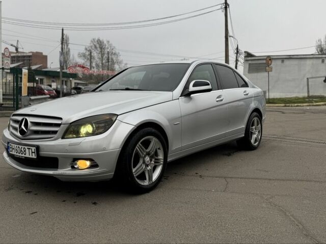 Серый Мерседес 200, объемом двигателя 1.8 л и пробегом 240 тыс. км за 7399 $, фото 1 на Automoto.ua