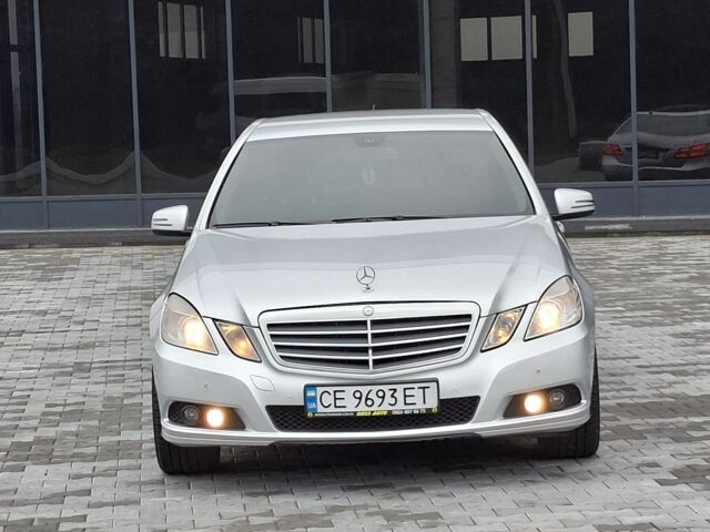 Серый Мерседес 200, объемом двигателя 2.1 л и пробегом 280 тыс. км за 10700 $, фото 1 на Automoto.ua