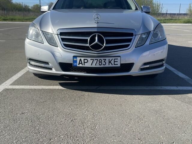 Сірий Мерседес 200, об'ємом двигуна 2.1 л та пробігом 277 тис. км за 12000 $, фото 1 на Automoto.ua