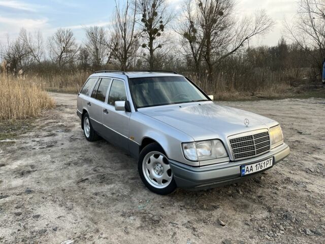 Сірий Мерседес 200, об'ємом двигуна 2 л та пробігом 376 тис. км за 5400 $, фото 1 на Automoto.ua