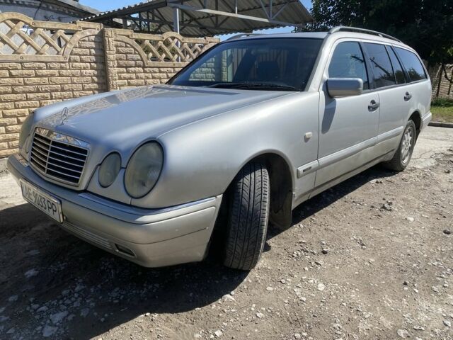 Сірий Мерседес 200, об'ємом двигуна 2 л та пробігом 270 тис. км за 2400 $, фото 1 на Automoto.ua