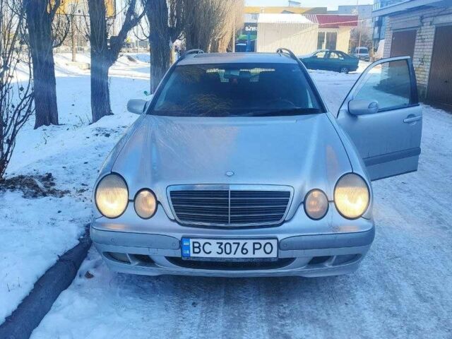 Сірий Мерседес 200, об'ємом двигуна 2 л та пробігом 350 тис. км за 3025 $, фото 1 на Automoto.ua
