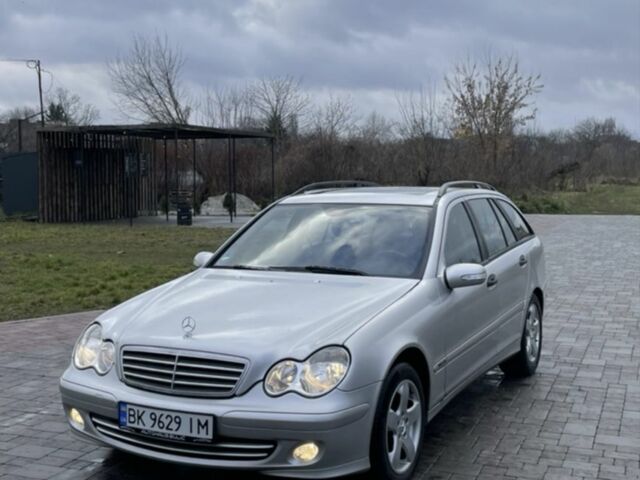 Сірий Мерседес 200, об'ємом двигуна 1.8 л та пробігом 250 тис. км за 5599 $, фото 1 на Automoto.ua