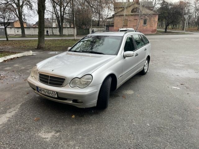 Серый Мерседес 200, объемом двигателя 2.1 л и пробегом 350 тыс. км за 2700 $, фото 1 на Automoto.ua