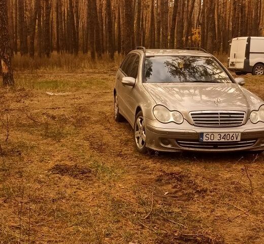 Серый Мерседес 200, объемом двигателя 0 л и пробегом 400 тыс. км за 3000 $, фото 1 на Automoto.ua