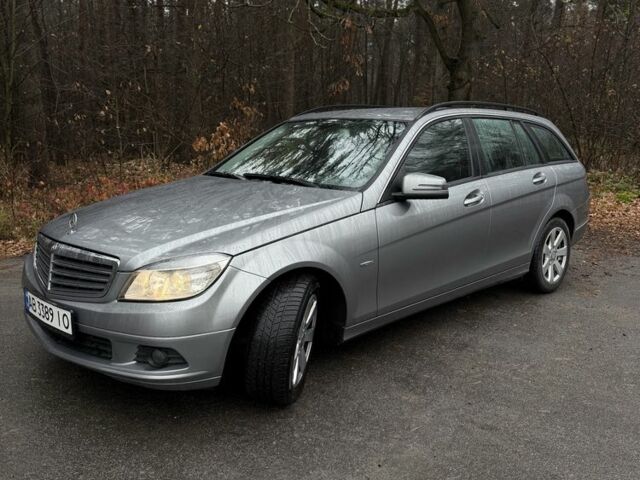 Сірий Мерседес 200, об'ємом двигуна 2.1 л та пробігом 260 тис. км за 9200 $, фото 1 на Automoto.ua