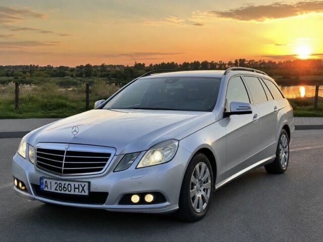 Серый Мерседес 200, объемом двигателя 2.1 л и пробегом 242 тыс. км за 12299 $, фото 1 на Automoto.ua