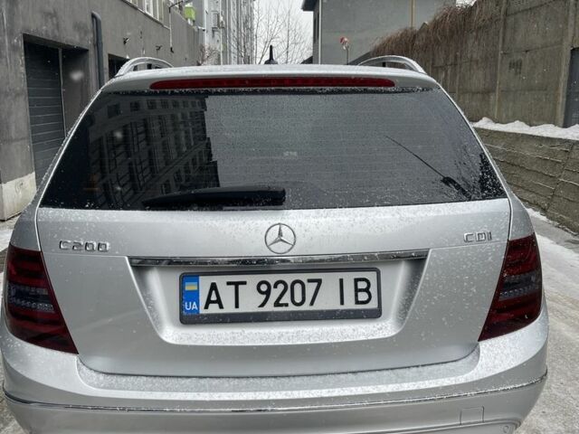 Серый Мерседес 200, объемом двигателя 2.1 л и пробегом 3 тыс. км за 11500 $, фото 1 на Automoto.ua