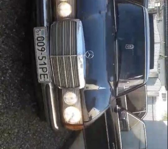 Синий Мерседес 200, объемом двигателя 2 л и пробегом 680 тыс. км за 1300 $, фото 1 на Automoto.ua