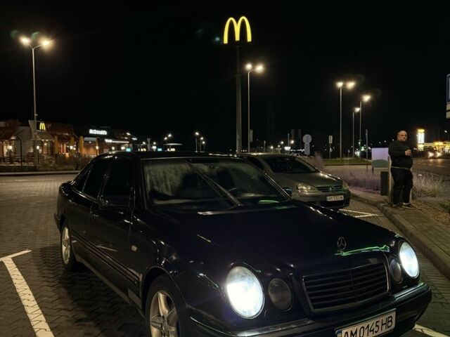 Синій Мерседес 200, об'ємом двигуна 2 л та пробігом 451 тис. км за 4000 $, фото 1 на Automoto.ua