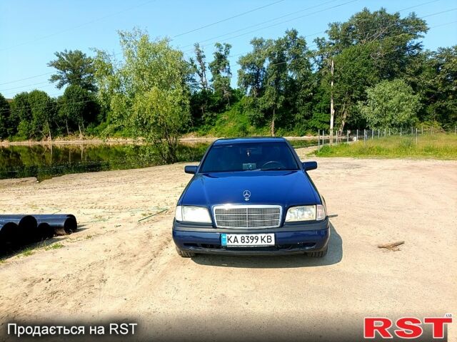 Синій Мерседес 200, об'ємом двигуна 2 л та пробігом 460 тис. км за 3500 $, фото 1 на Automoto.ua