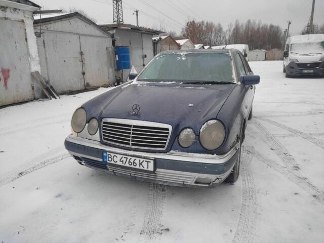Синій Мерседес 200, об'ємом двигуна 2 л та пробігом 200 тис. км за 1550 $, фото 1 на Automoto.ua