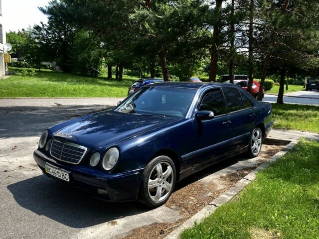 Синій Мерседес 200, об'ємом двигуна 2.2 л та пробігом 300 тис. км за 3250 $, фото 1 на Automoto.ua