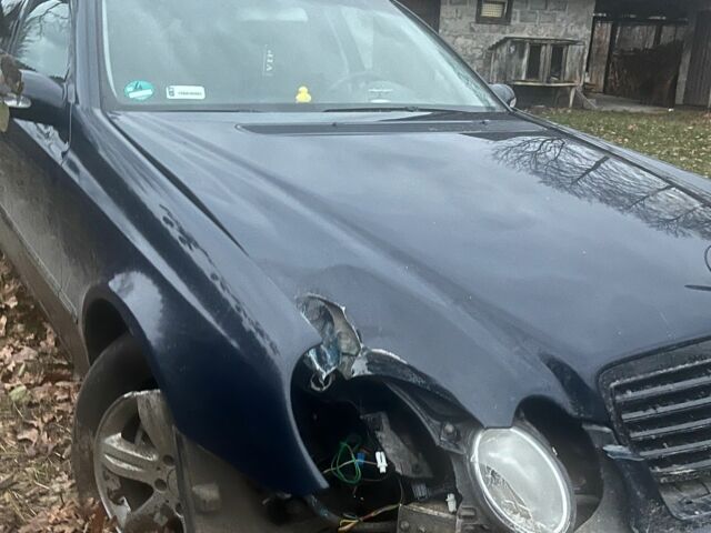 Синий Мерседес 200, объемом двигателя 0 л и пробегом 300 тыс. км за 2000 $, фото 1 на Automoto.ua