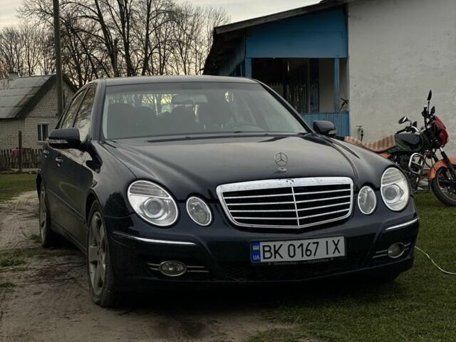 Синий Мерседес 200, объемом двигателя 2.1 л и пробегом 465 тыс. км за 2800 $, фото 1 на Automoto.ua