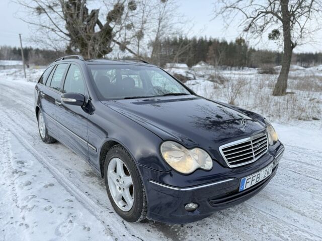 Синий Мерседес 200, объемом двигателя 2.2 л и пробегом 300 тыс. км за 2350 $, фото 1 на Automoto.ua