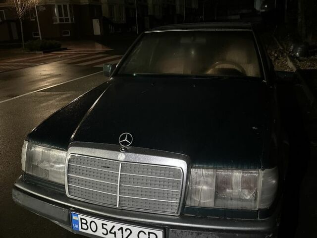 Зеленый Мерседес 200, объемом двигателя 2 л и пробегом 335 тыс. км за 1700 $, фото 1 на Automoto.ua