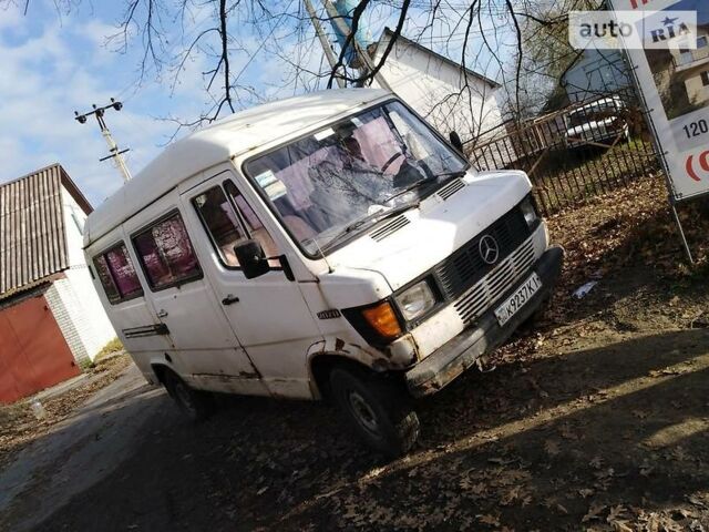 Білий Мерседес 207 пас., об'ємом двигуна 0 л та пробігом 40 тис. км за 1500 $, фото 1 на Automoto.ua