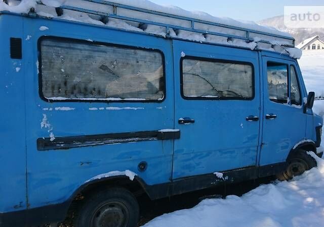 Синій Мерседес 208 пас., об'ємом двигуна 0 л та пробігом 15 тис. км за 1800 $, фото 1 на Automoto.ua