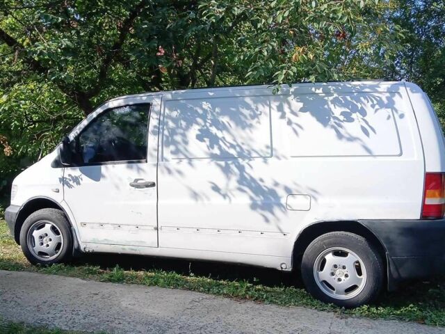 Белый Мерседес 220, объемом двигателя 0 л и пробегом 6 тыс. км за 3500 $, фото 1 на Automoto.ua