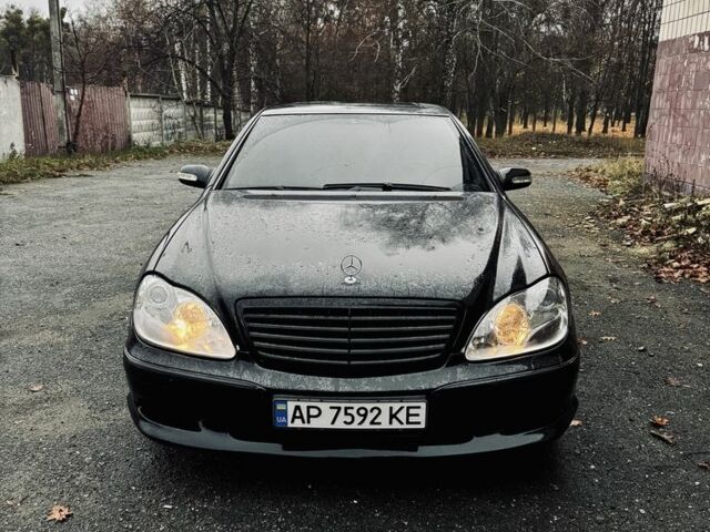 Чорний Мерседес 220, об'ємом двигуна 5 л та пробігом 268 тис. км за 9511 $, фото 1 на Automoto.ua