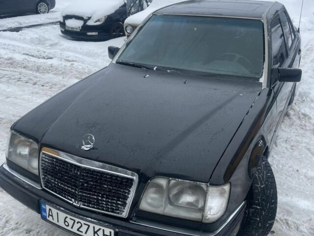 Чорний Мерседес 220, об'ємом двигуна 2.2 л та пробігом 370 тис. км за 2150 $, фото 1 на Automoto.ua