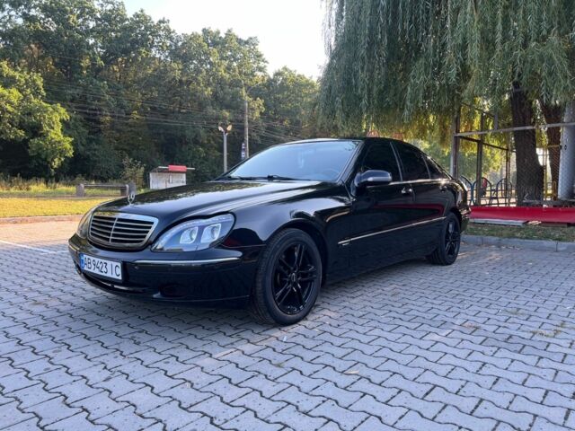 Черный Мерседес 220, объемом двигателя 3.2 л и пробегом 400 тыс. км за 5999 $, фото 1 на Automoto.ua
