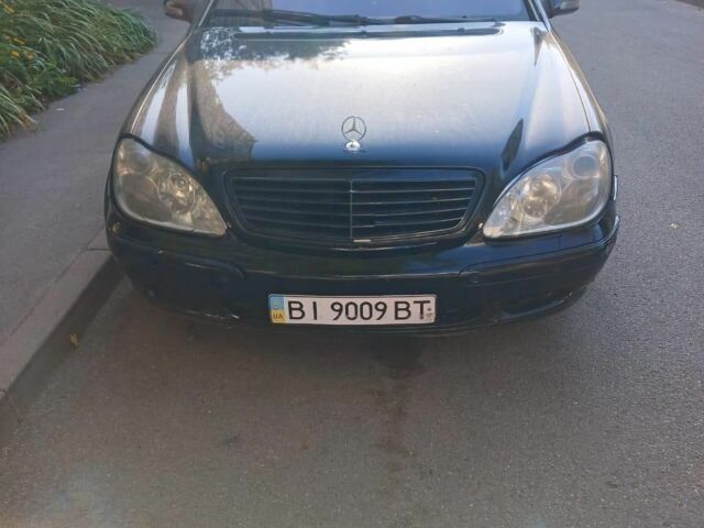 Черный Мерседес 220, объемом двигателя 4.5 л и пробегом 29 тыс. км за 3600 $, фото 1 на Automoto.ua