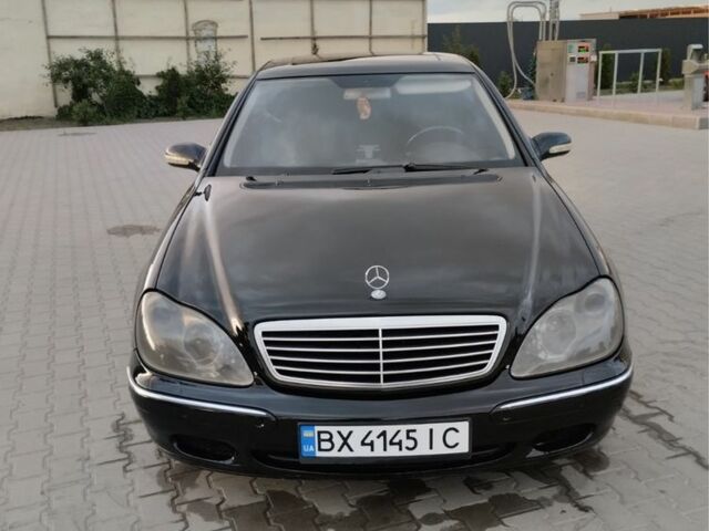 Черный Мерседес 220, объемом двигателя 3.2 л и пробегом 450 тыс. км за 3700 $, фото 1 на Automoto.ua