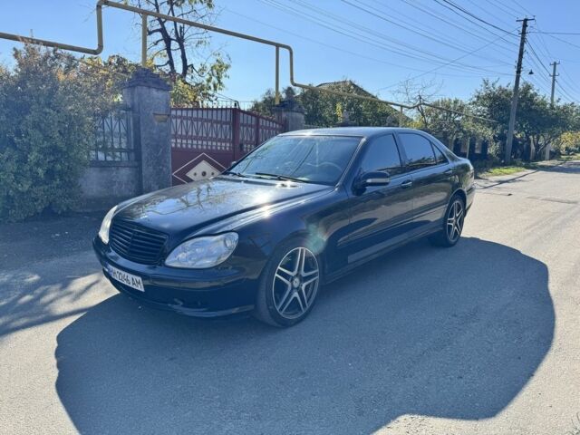 Чорний Мерседес 220, об'ємом двигуна 0 л та пробігом 300 тис. км за 4850 $, фото 1 на Automoto.ua