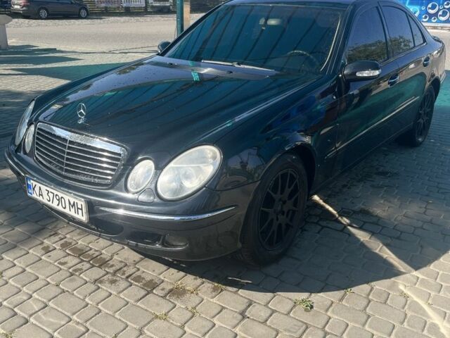 Чорний Мерседес 220, об'ємом двигуна 2.1 л та пробігом 500 тис. км за 6450 $, фото 1 на Automoto.ua