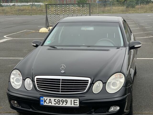 Черный Мерседес 220, объемом двигателя 2.1 л и пробегом 400 тыс. км за 9000 $, фото 1 на Automoto.ua