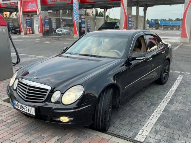 Чорний Мерседес 220, об'ємом двигуна 2.1 л та пробігом 300 тис. км за 7500 $, фото 1 на Automoto.ua