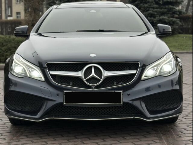 Черный Мерседес 220, объемом двигателя 2 л и пробегом 243 тыс. км за 18900 $, фото 1 на Automoto.ua